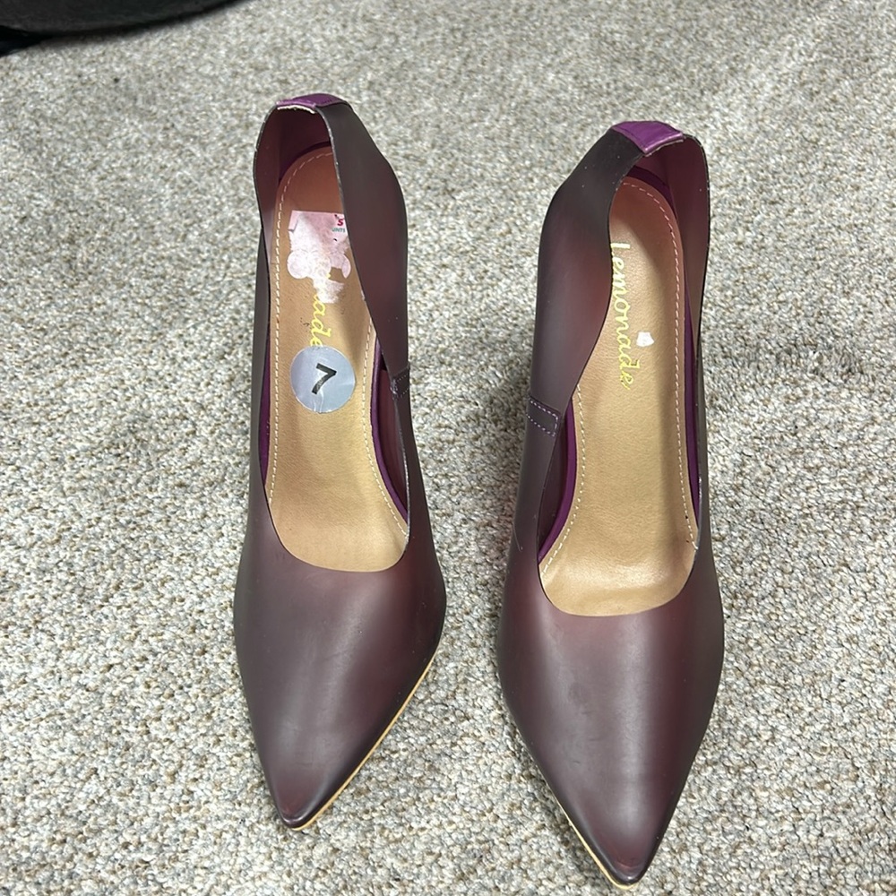 Farrah Plum Pump by Lemonade